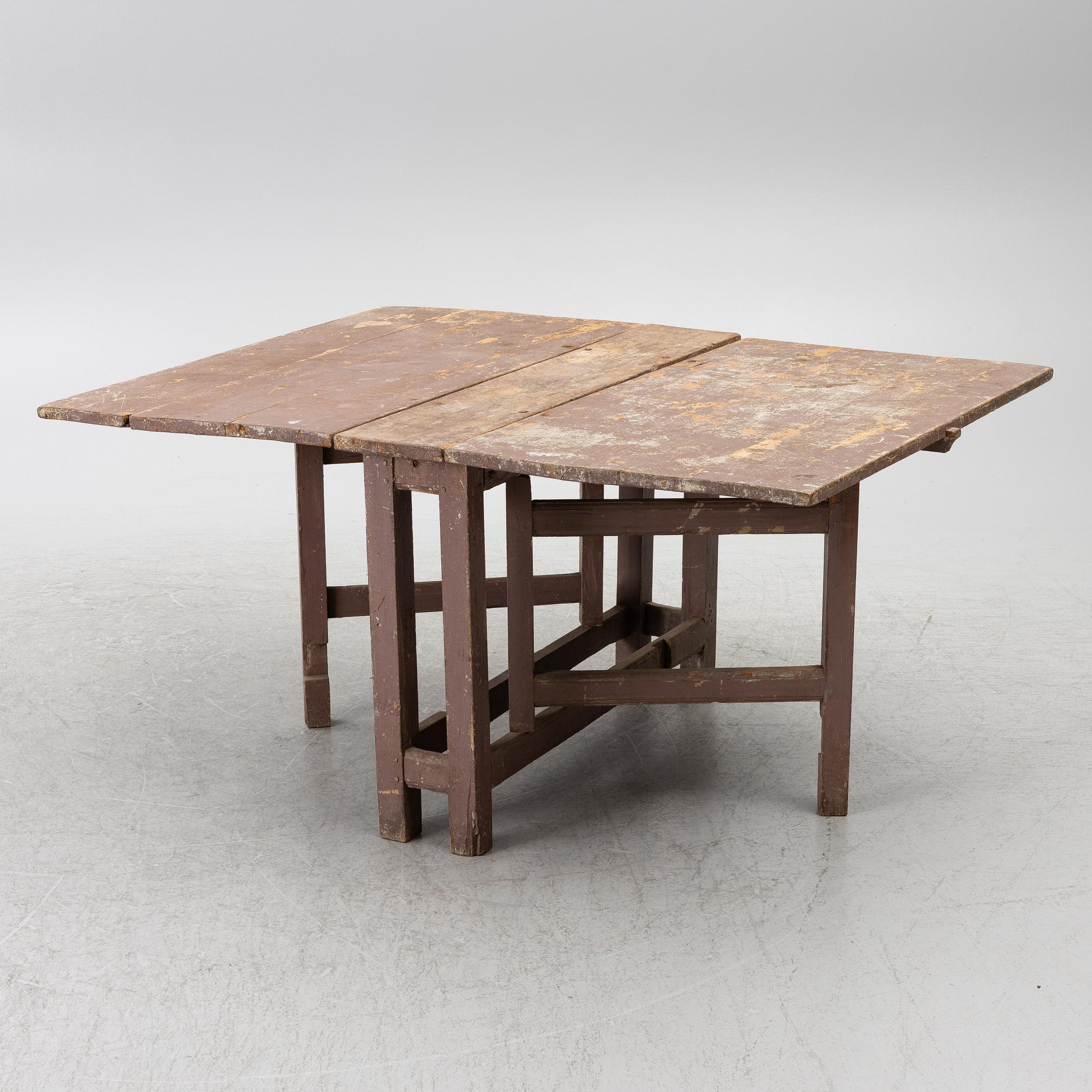 Drop-leaf table, folk art, 19th century.