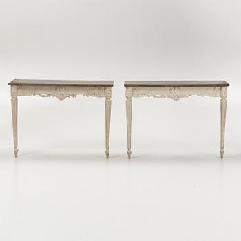 Konsolbord, ett par, Louis XVI-stil, omkring år 1900.