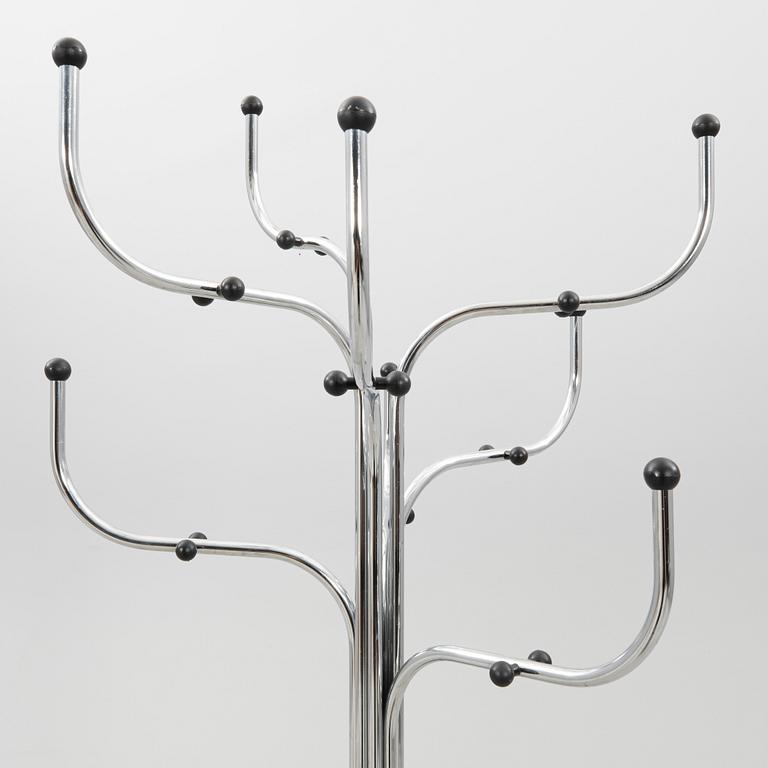 Sidse Werner, tamburmajor "Coat Tree" för Fritz Hansen Danmark omkring år 2000.