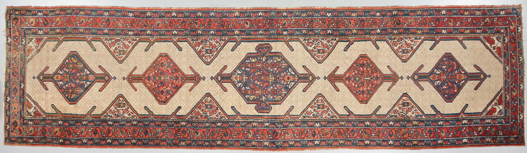 GALLERIMATTA, troligen Hamadan, old, 385 x 95 cm.