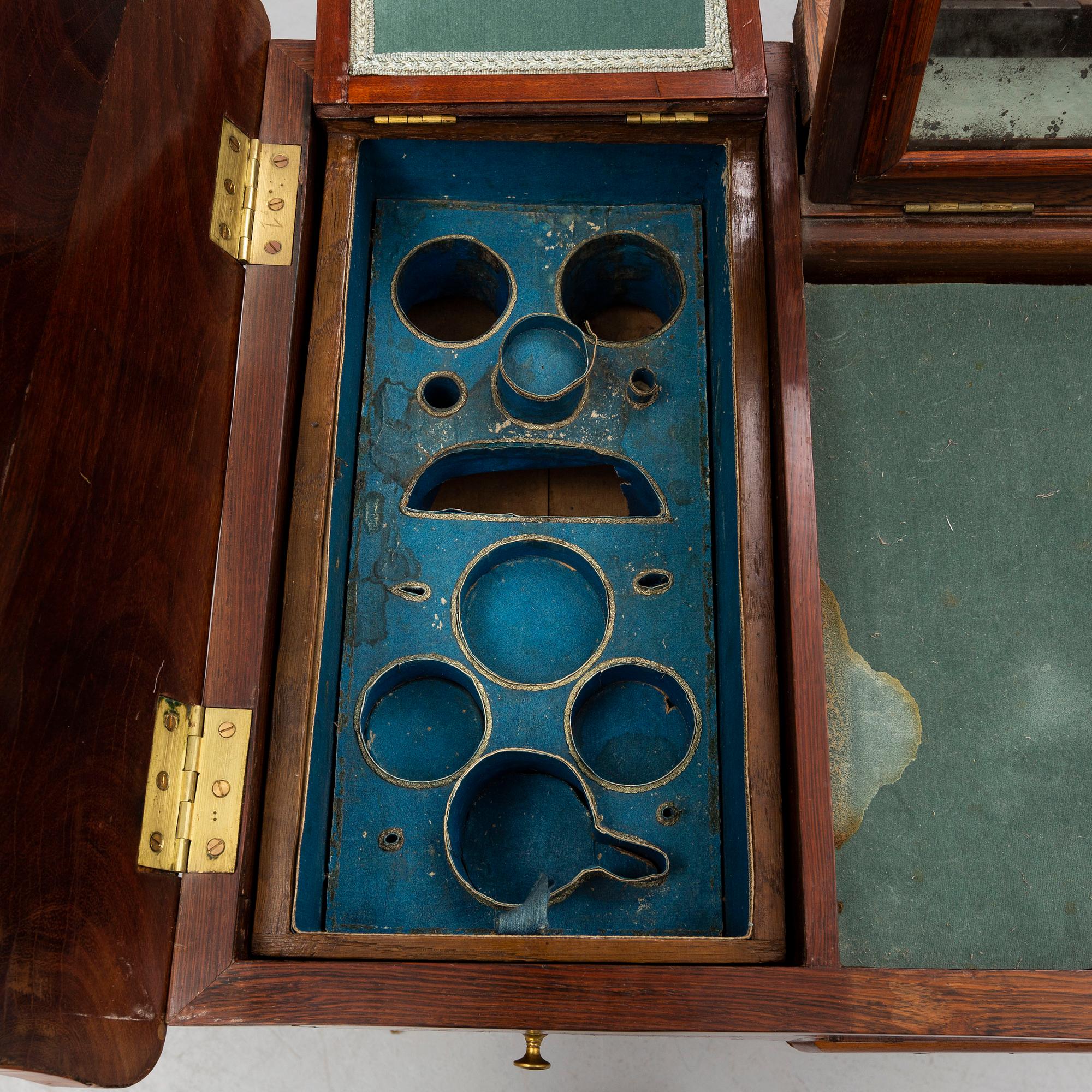 TOALETTBORD, 1700-tal.