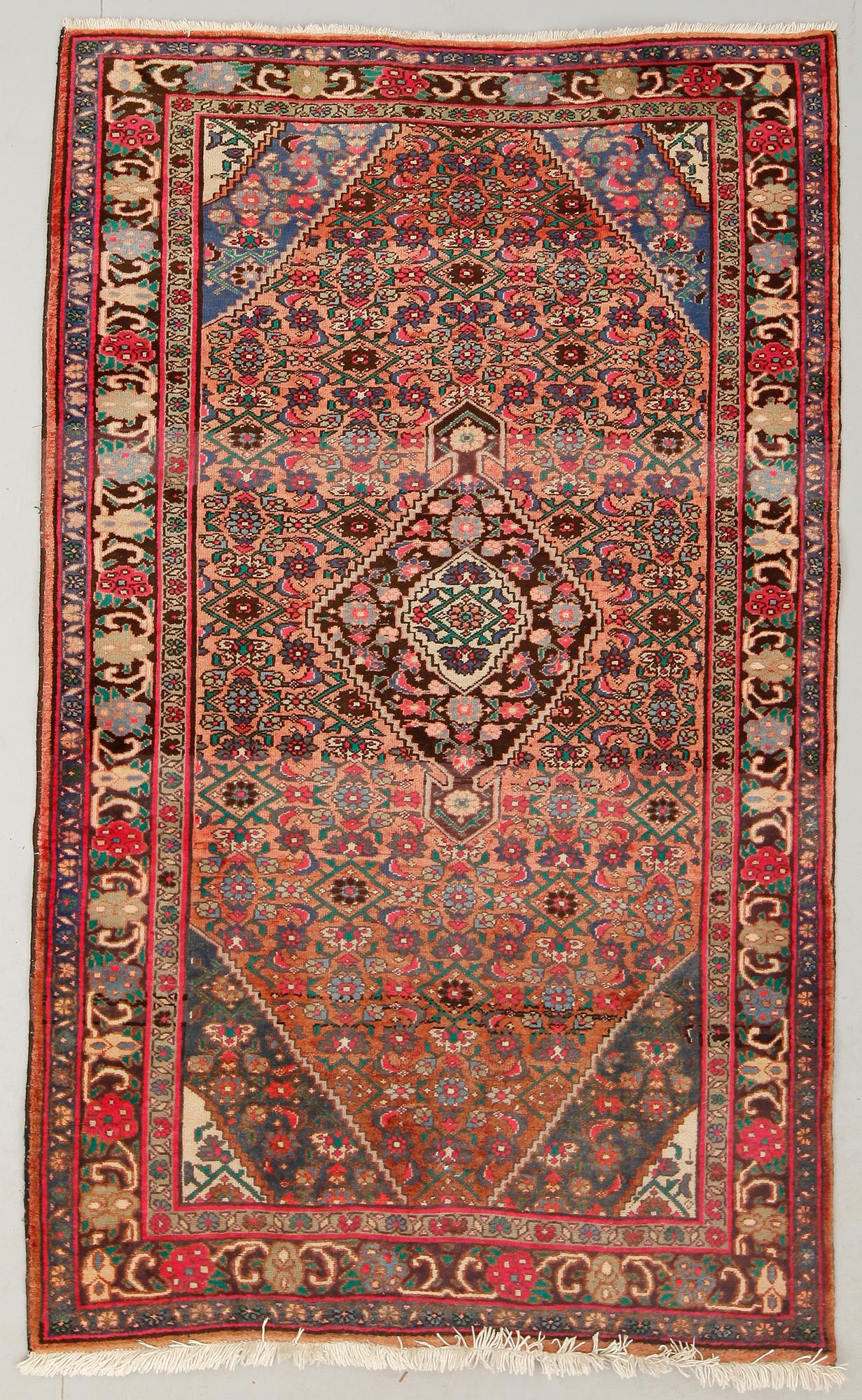 MATTA, orientalisk, ca 127 x 274 cm.