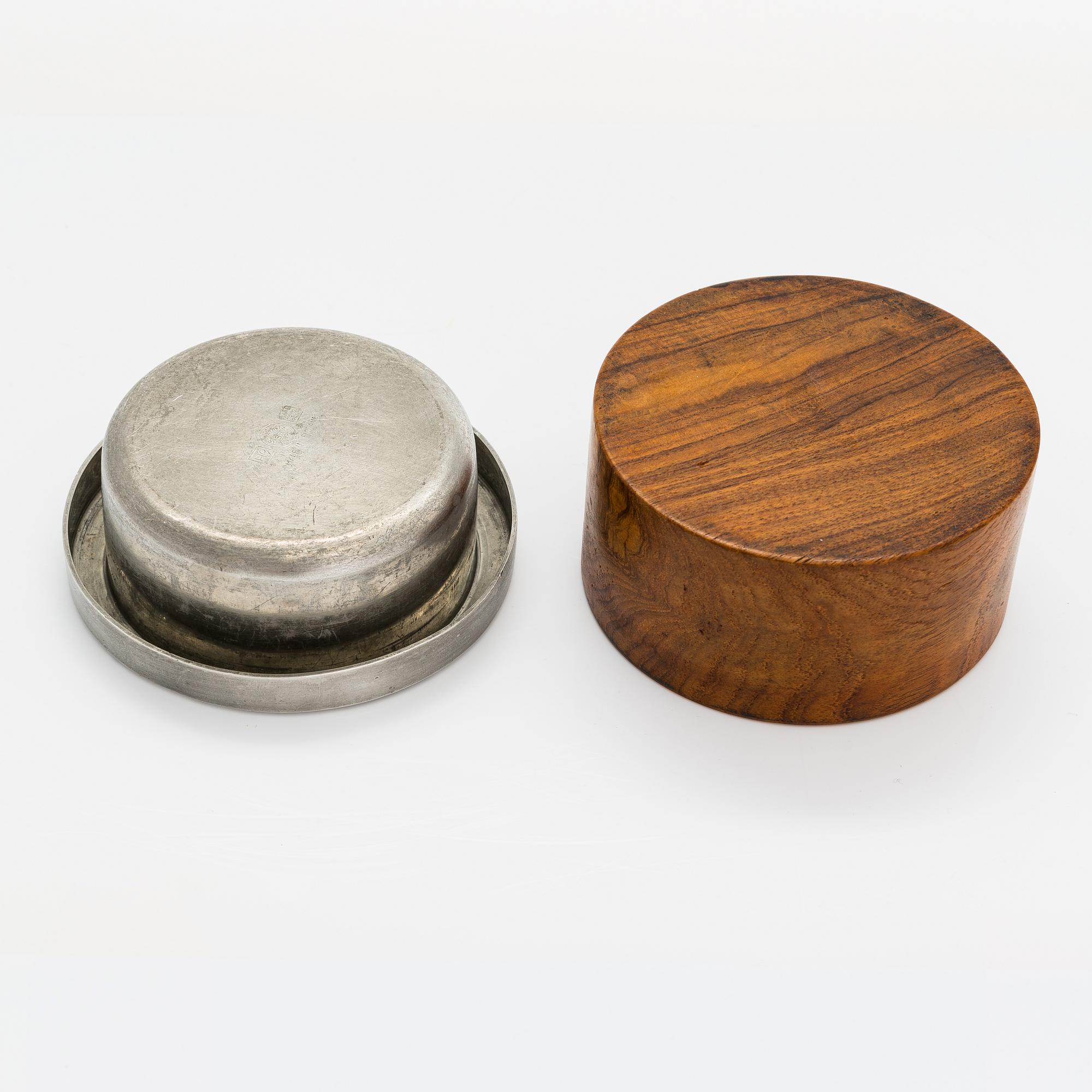 Bertel Gardberg, a bowl for Hopeatehdas oy, Helsinki/ Finnmade Gardberg, Norrmark handicraft.