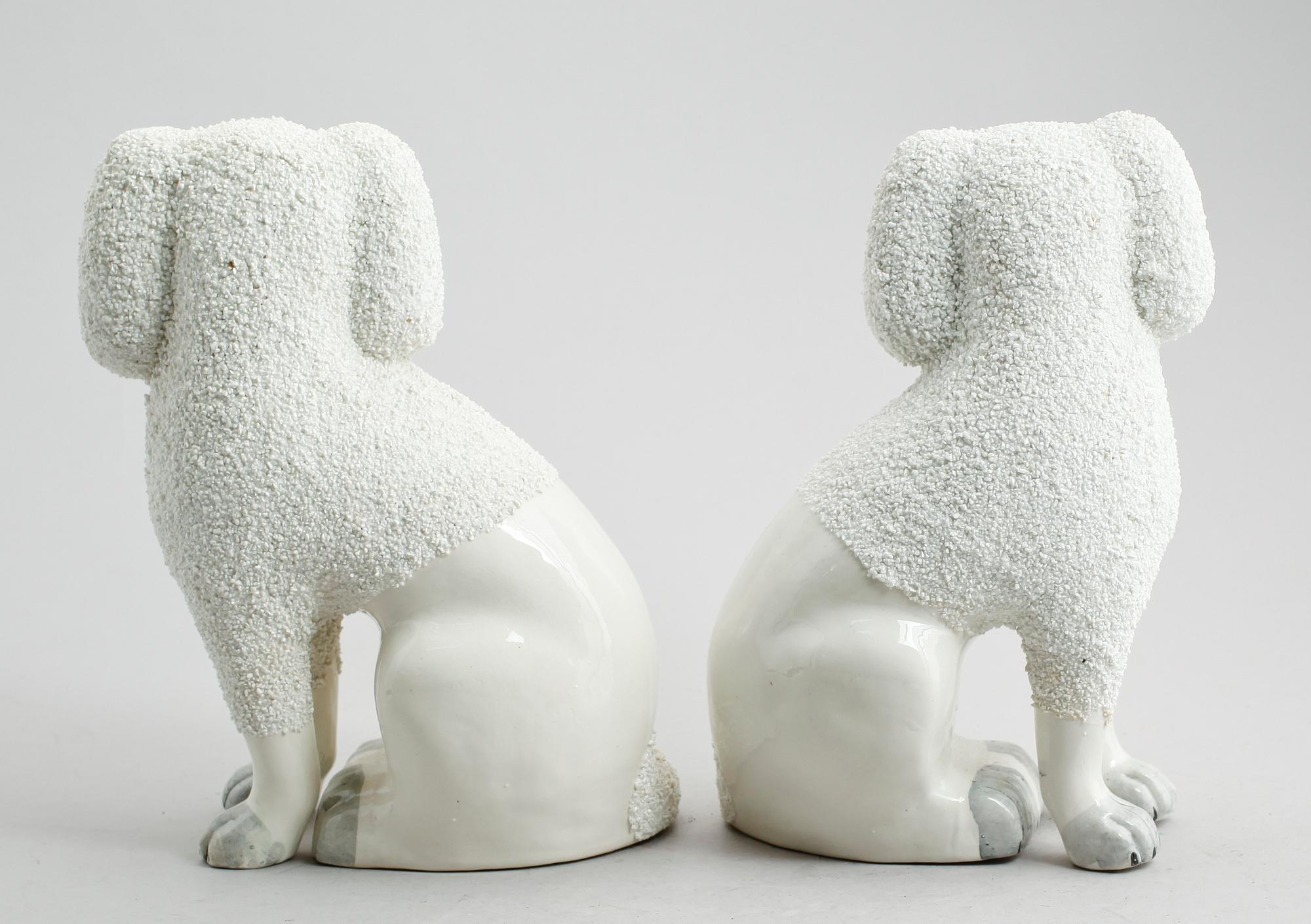 FIGURER, 1 par, porslin, England, 1900-talets första hälft.