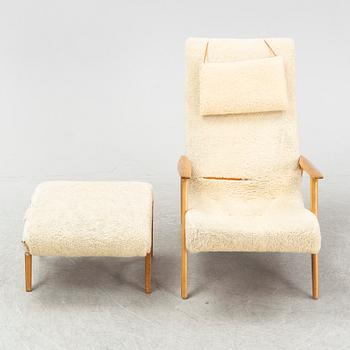 A 'Siesta' lounge chair and foot stool from JIO-möbler, 1960's.