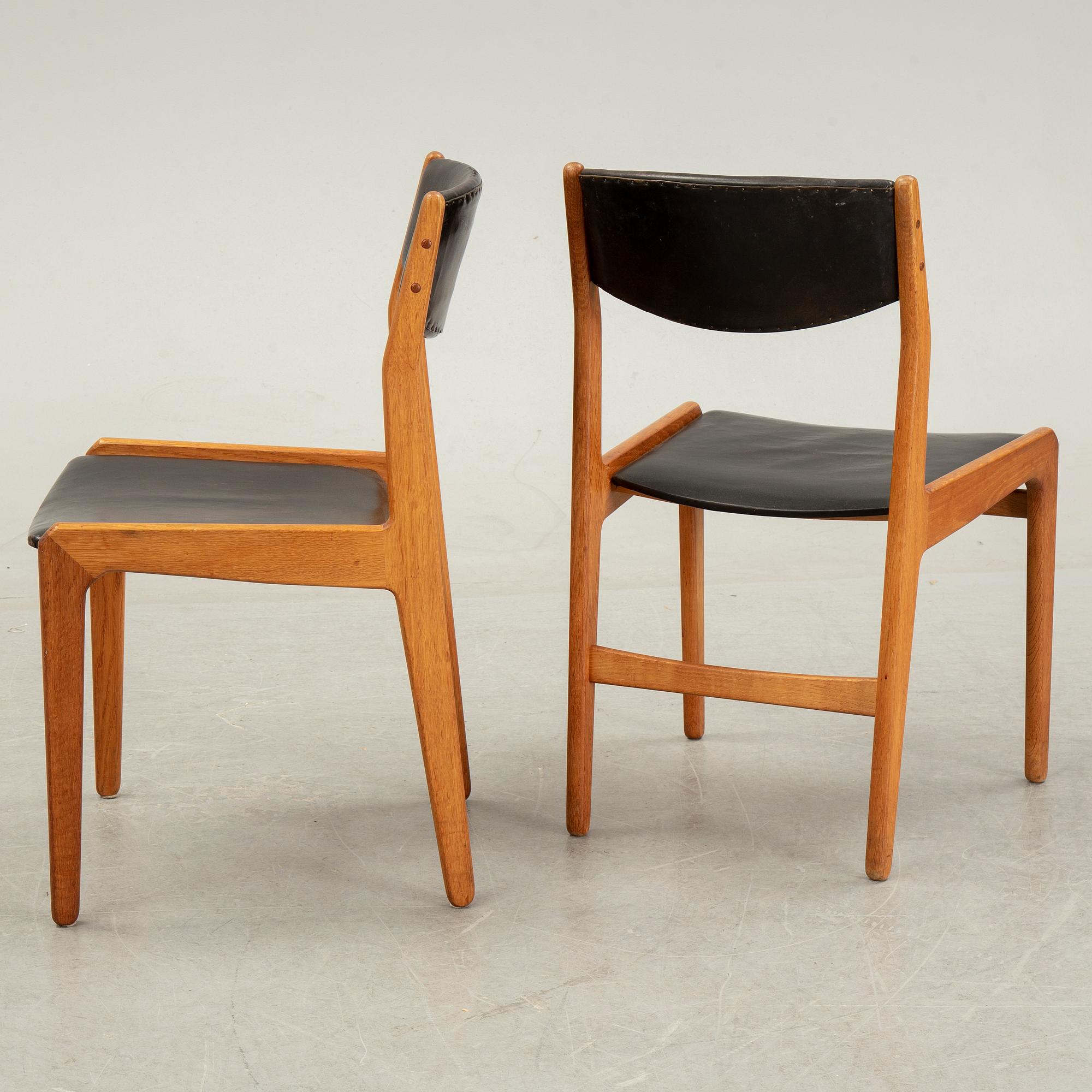 Knud Andersen, a set of six chairs for J.C.A Andersen, Aarhus, Denmark and a dinner table from Troeds, Bjärnum.