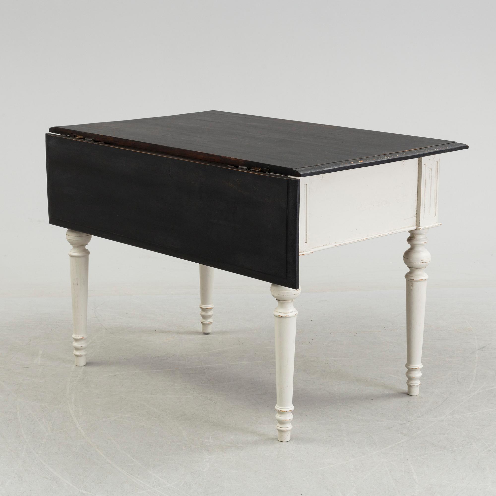 SKRIVBORD MED KLAFF, 1800-talets andra hälft.