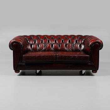 SOFFA, Chesterfield, 1900-talets andra hälft.
