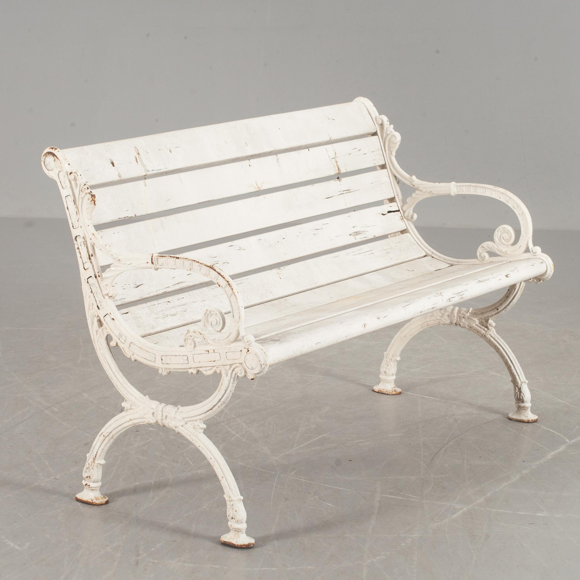 TRÄDGÅRDSBÄNK. Husqvarna, 1900-tal.