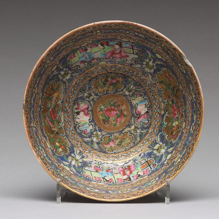 SKÅL, porslin. Qingdynastin, Kanton, 1800-tal. Daterad AH 1279 dvs 1879-1880. Zill-I Sultan.