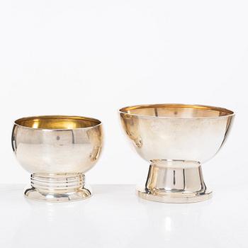 Skålar, 2 st, silver, GAB, Stockholm 1919, resp KG Markströms, Uppsala 1925.