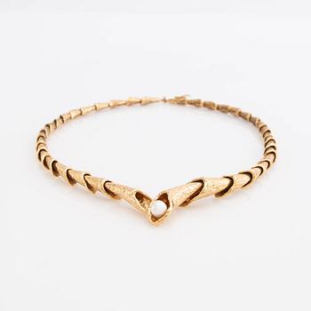 Necklace, 18K gold and pearl.