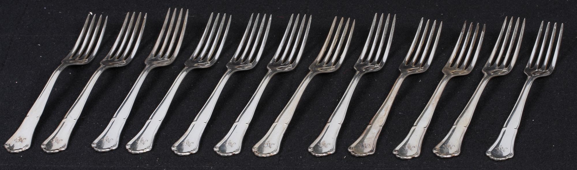 BESTICKSERVIS, 83 delar. Silver. J L Hultman, Stockholm bla 1951. Modell: Saga.