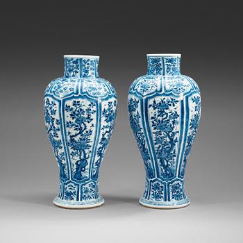 1698. A pair of blue and white vases, Qing dynasty, Kangxi (1662-1722).