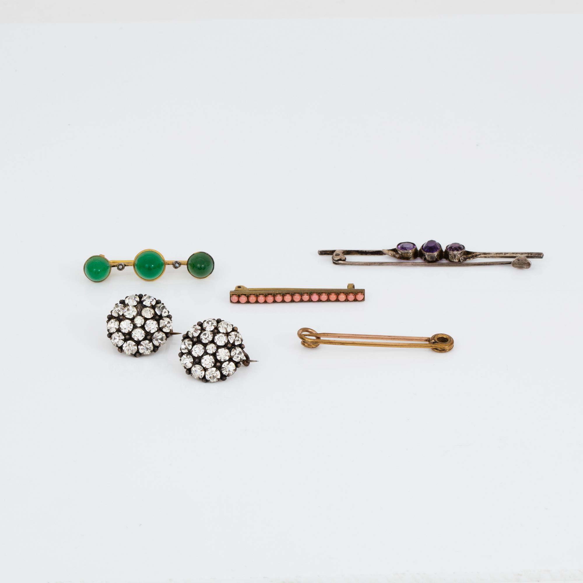 BROSCHER, 6 st, silver och gulmetall.