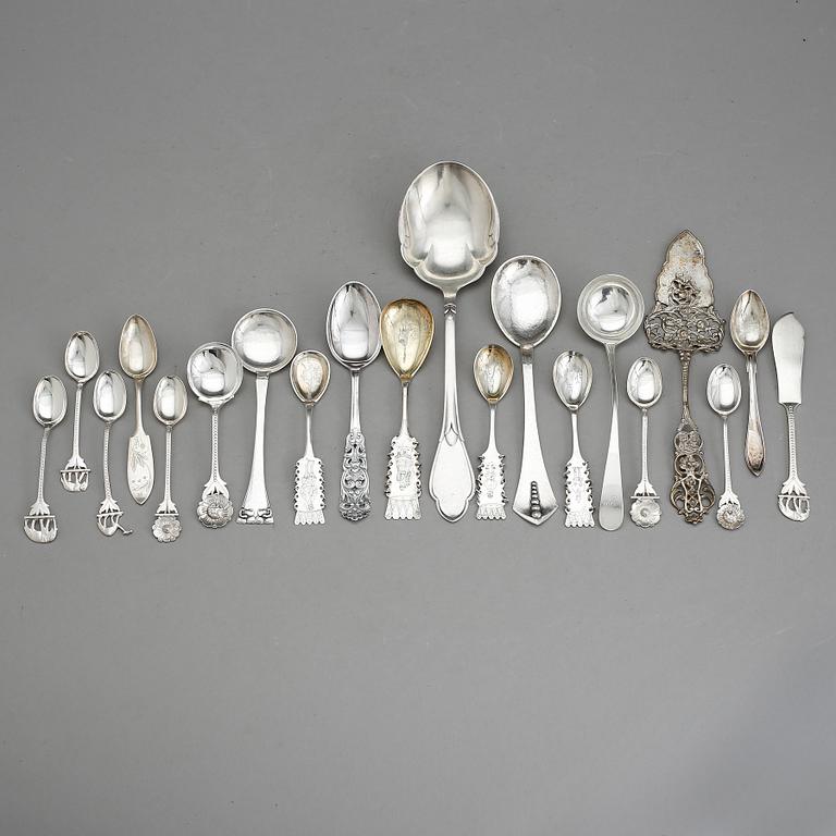 PARTI SILVER, 58 delar, mestadels 1900-talets mitt. Vikt ca 715 g.
