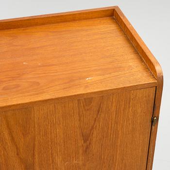 A 1950's cabinet.