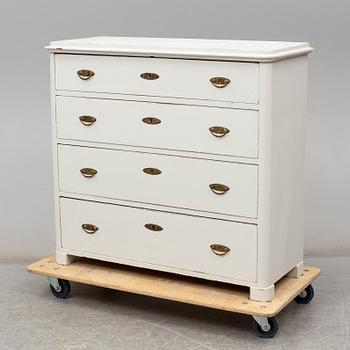 A painted pine chest of drawers, second half of the 20th Century.