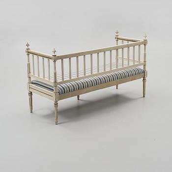 SOFFA, gustaviansk stil, omkring år 1900.