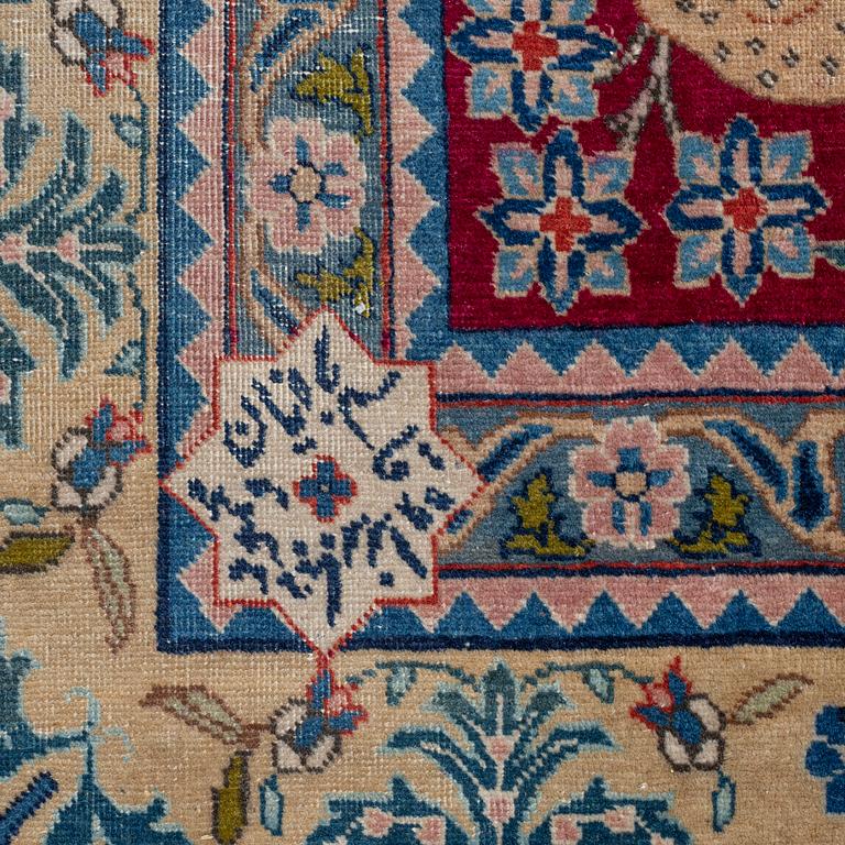 MATTO, a semi-antique Tabriz, ca 282,5-284,5 x 210-214,5 cm, inscriptions.