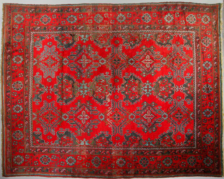 MATTA, Oushak, old, 412 x 328 cm.
