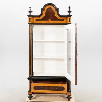 Vitrine cabinet Neo-Renaissance late 19th century.