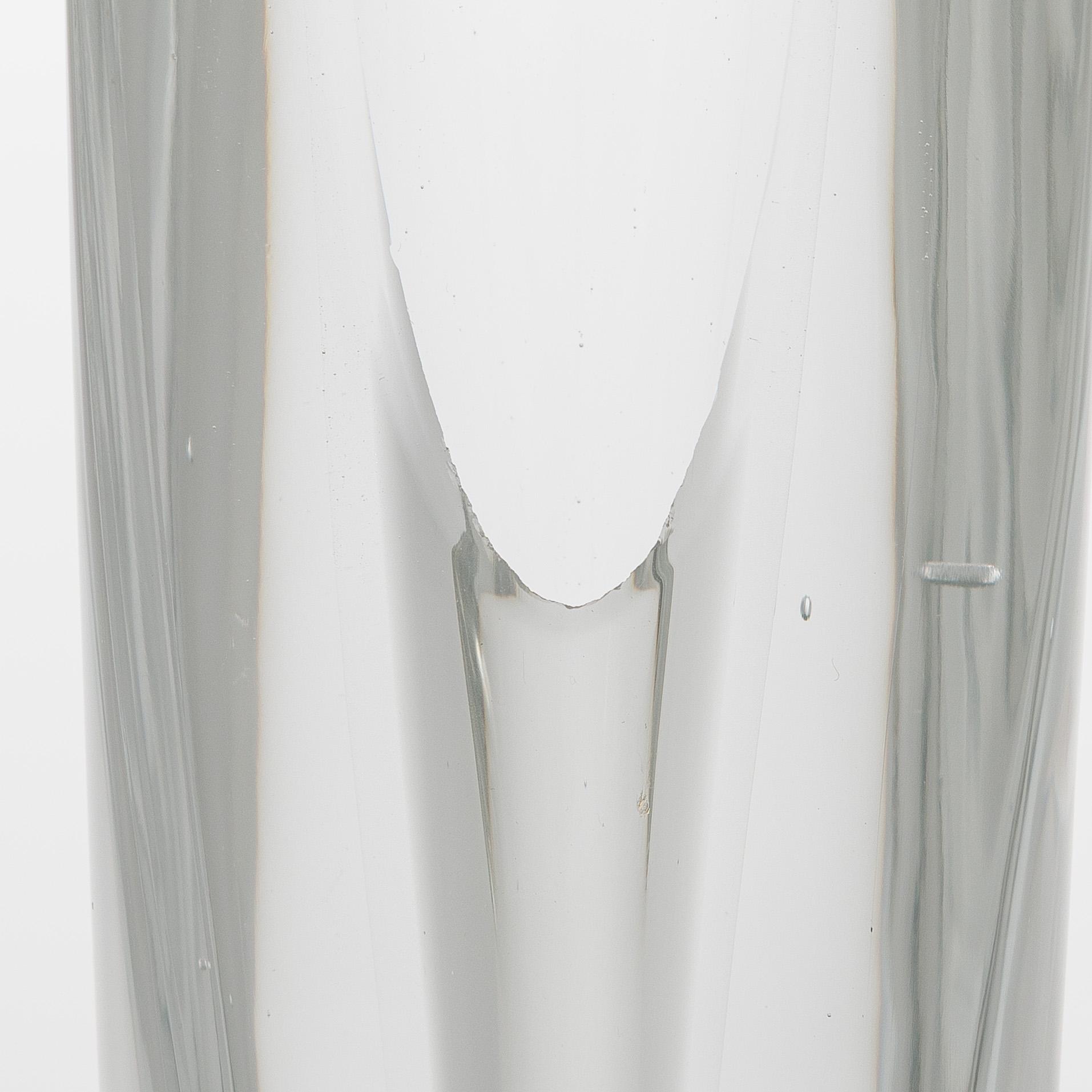 Aimo Okkolin, konstglas, , "Svärdslilja", signerad Riihimäen Lasi  Oy, Aimo Okkolin, Riihimäen Lasi Oy.