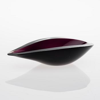 KAJ FRANCK, BOWL. Willow leaf. Signed K. Franck, Nuutajärvi Notsjö -54.