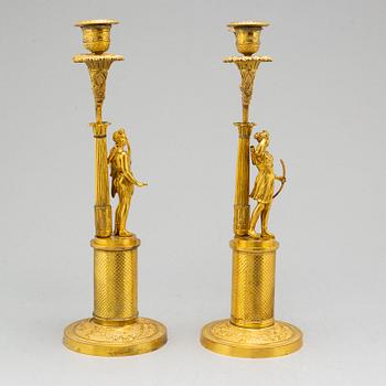 KANDELABRAR, för två ljus, ett par, Frankrike, 1800-talets början, empire.