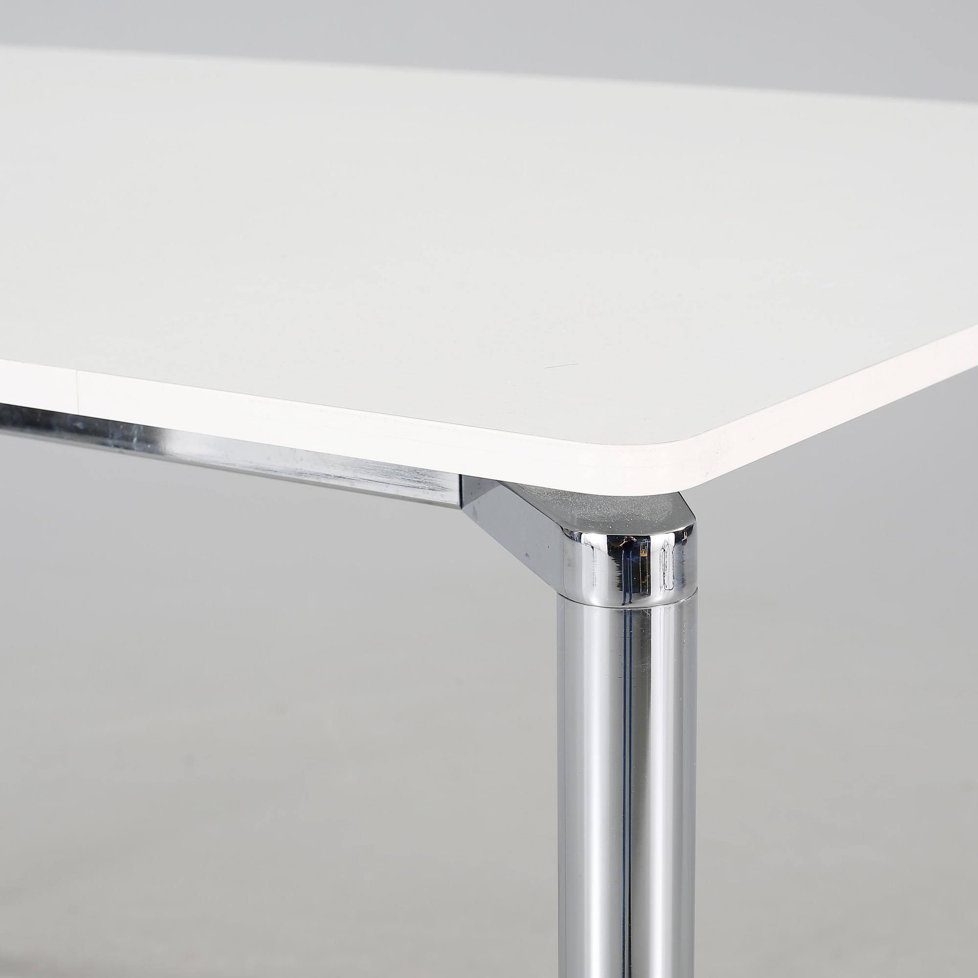 A "Plano" table, deisgned by Pelikan Design (Niels Gammelgaard og Lars Mathiesen) for Fritz Hansen, made 2004.