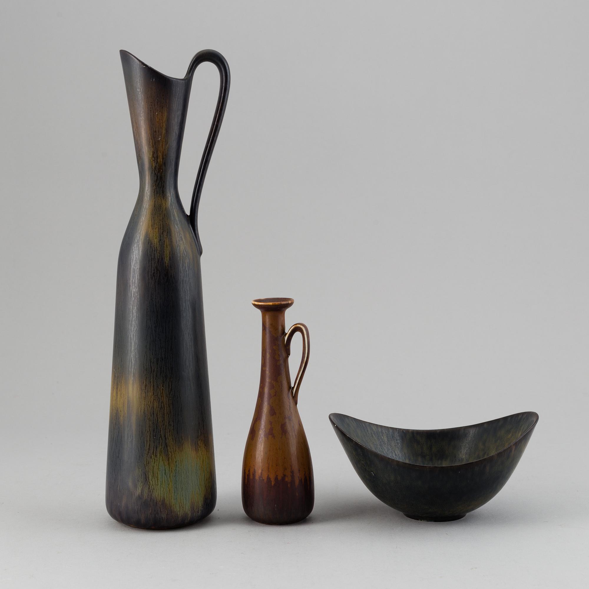 GUNNAR NYLUND, two stoneware vases with handles and a bowl, Rörstrand 1950-60's.