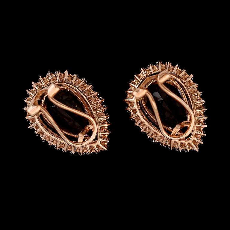 ÖRHÄNGEN, 1 par, 18K roséguld, rosa morganiter tot ca 6.35 ct, diamanter tot ca 1.27 ct.