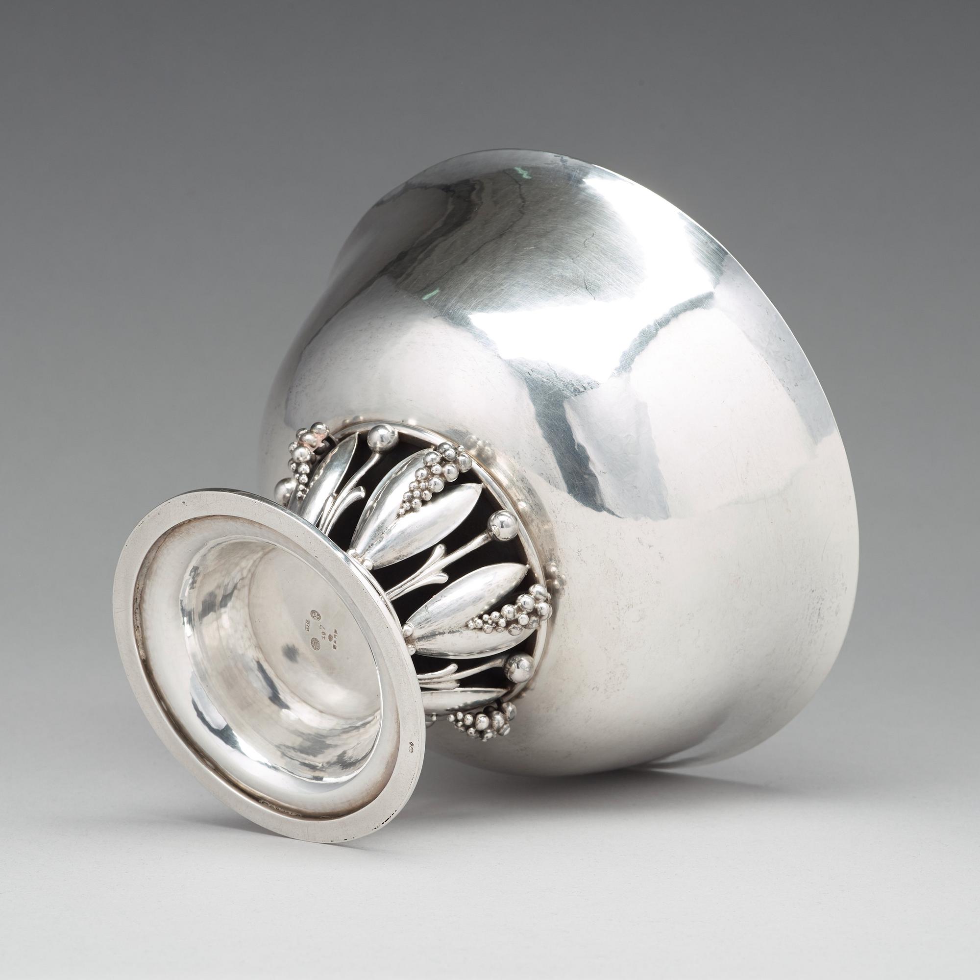 Georg Jensen, a 830/1000 silver bowl, Copenhagen 1920, design nr 197.