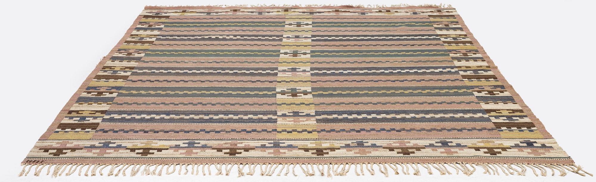 Märta Måås-Fjetterström, matta, "Herrumsmattan", rölakan, 329 x 258 cm, signerad MMF.