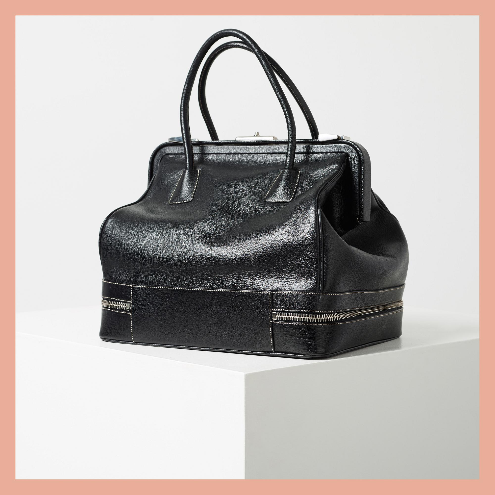 VÄSKA, Prada.