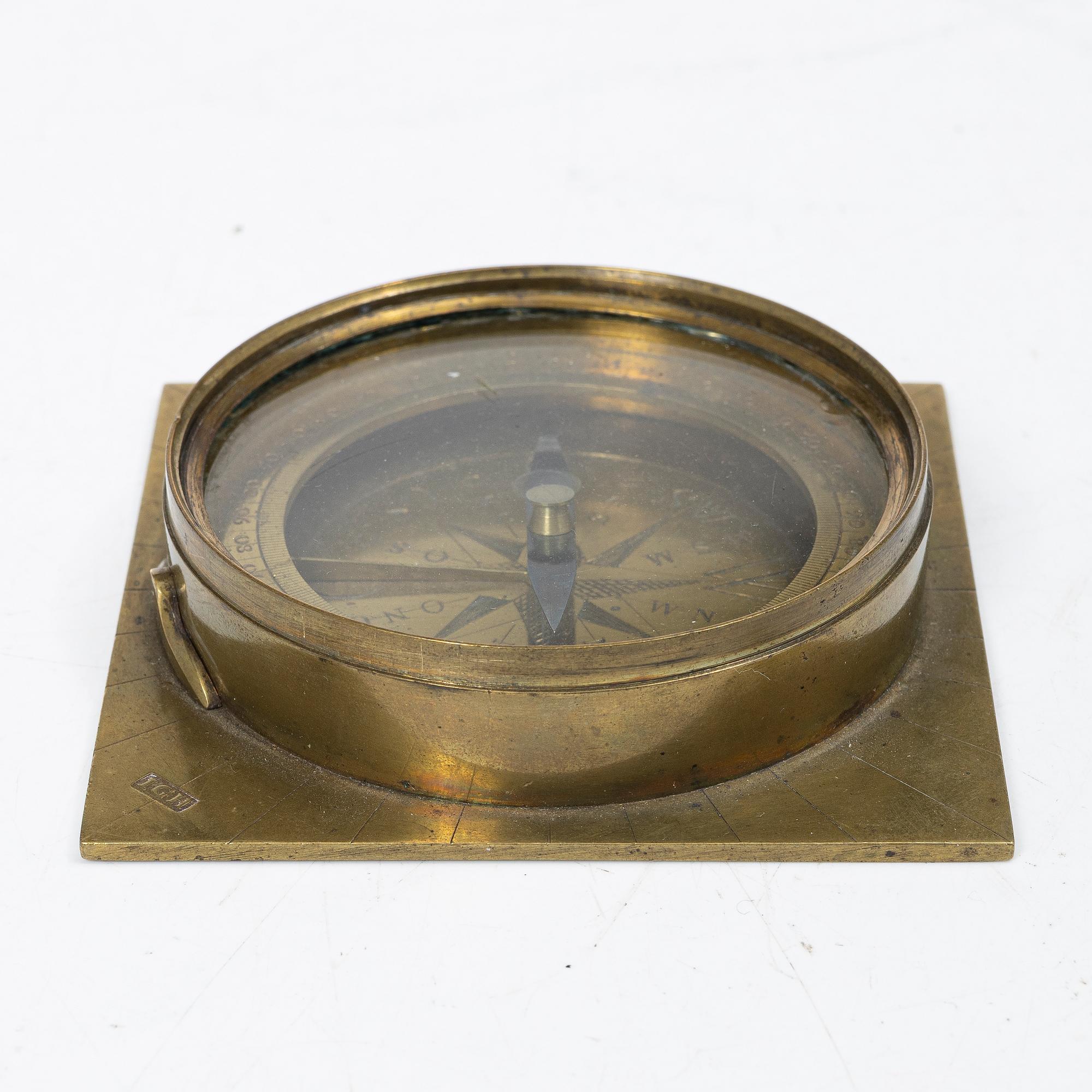 Compass, by Johan Gusaf Hasselström, (active in Stockholm 1775-1812).
