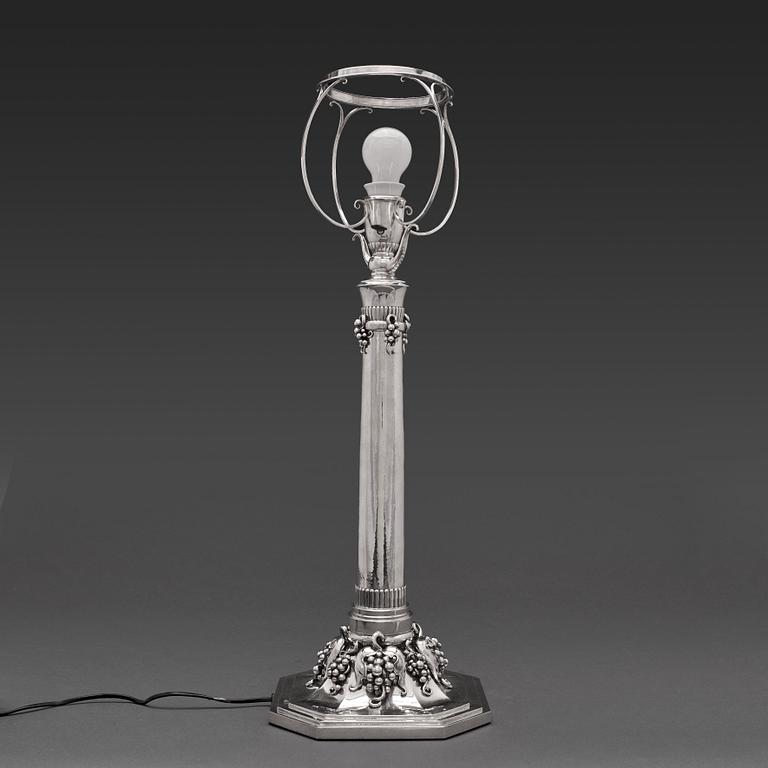 Evald Nielsen, an 830/1000 silver table lamp, Copenhagen 1927.