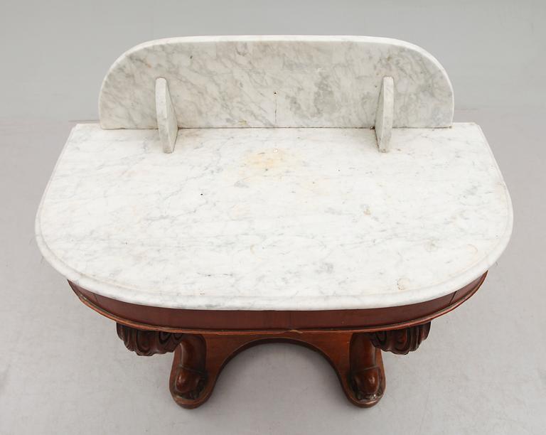 TOALETTBORD, England, 1800-talets andra hälft.