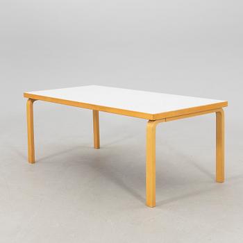 Alvar Aalto, matbord, modell 83, Artek, 1900-talets senare del.