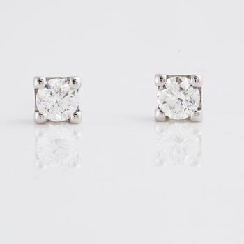 ÖRHÄNGEN, med briljantslipade diamanter 0.48 ct.