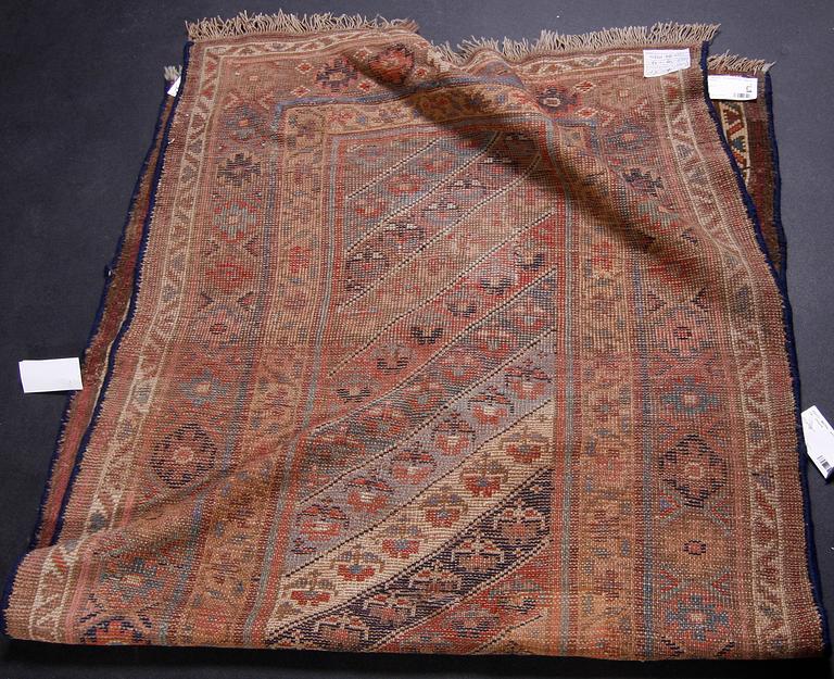 MATTA, orientalisk, antik. Ca. 199x98.