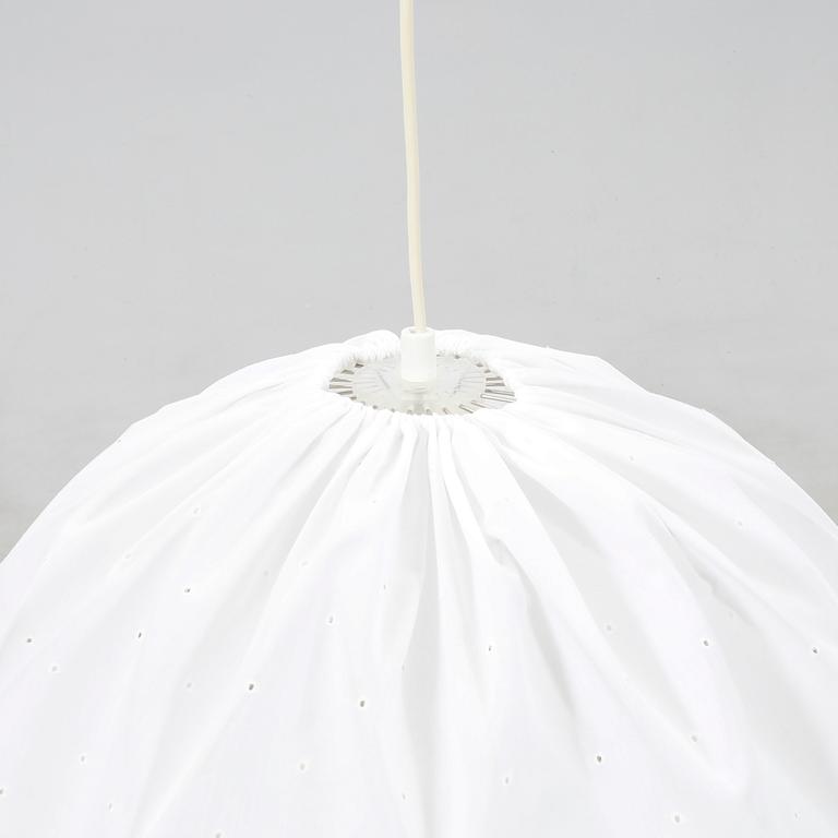 Tore Ahlsén, taklampa, "Pia-lampan", Gärsnäs.