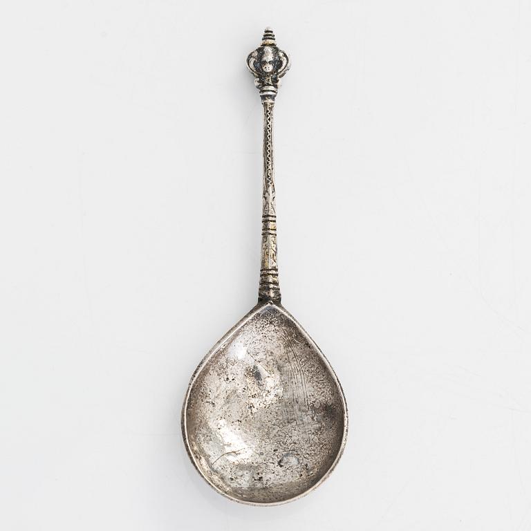 Brännvinssked, silver, barock, 1600-tal. Icke identifierad stämpel.