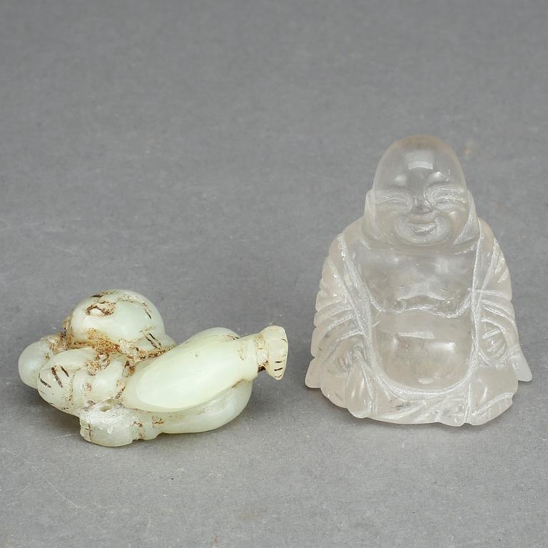 FIGURINER, 2 st, bergkristall resp nefrit, Kina.