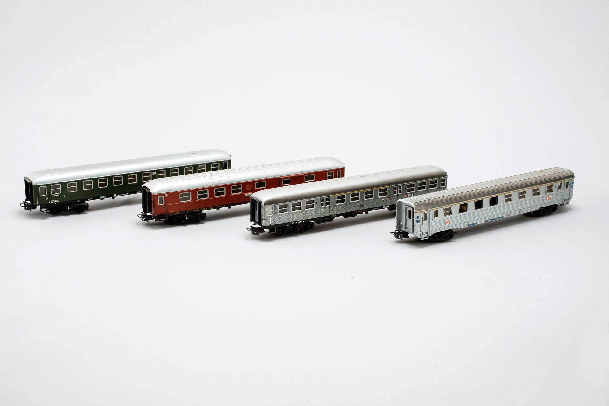 PARTI MODELLTÅG, 29 delar, huvudsakligen Märklin, Tyskland, 1900-talets andra hälft.