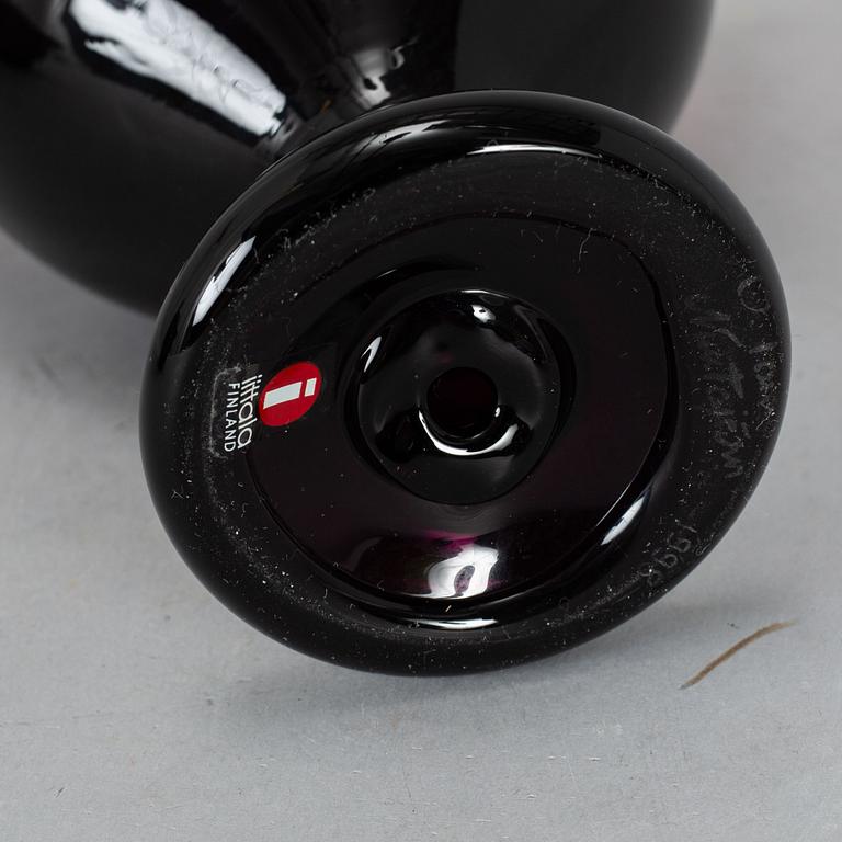 OIVA TOIKKA, skulptur. tupp, Nuutajärvi, Finland 1998.