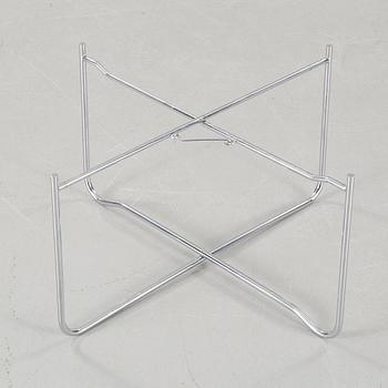 A tray table by Hans J Wegner,  "CH-417", designed in 1970.