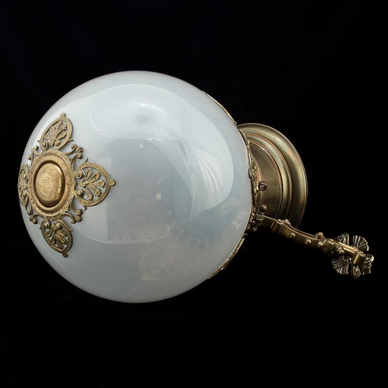 TAKLAMPA, 1800/1900-tal. H 45.