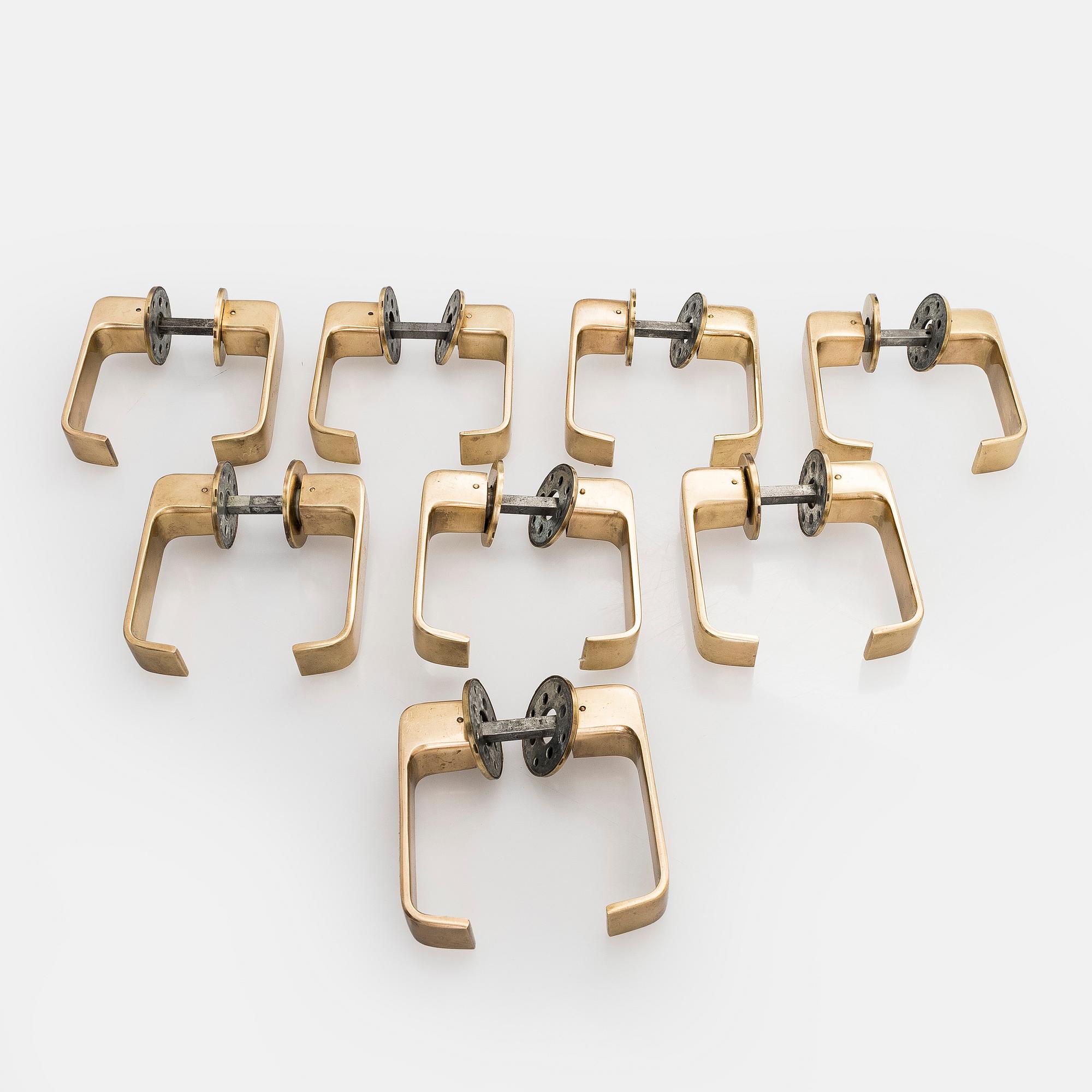 Timo Sarpaneva, dörrhandtag, 8 par, "Lasta" för Primo Oy. Formgiven 1964.