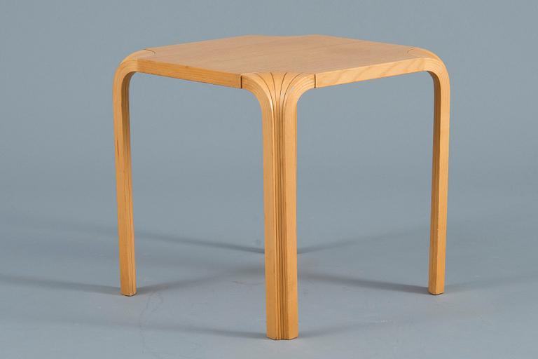 Alvar Aalto, X-JALKAINEN JAKKARA, X 601.